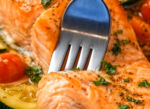 Σήμερα έμαθα αυτό το μυστικό για το πως να μαγειρεύω σολομό και δεν θα τον φτιάξω ποτέ με άλλο τρόπο