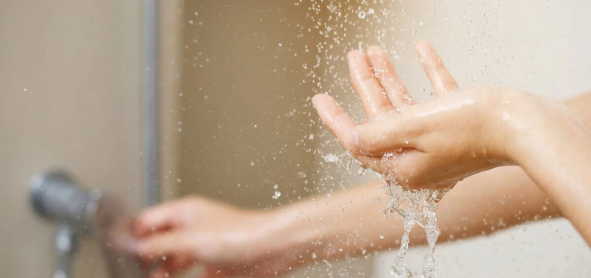 Σταματήστε τώρα να κάνετε ντους ενώ λειτουργεί το πλυντήριο ρούχων για ένα βασικό λόγο