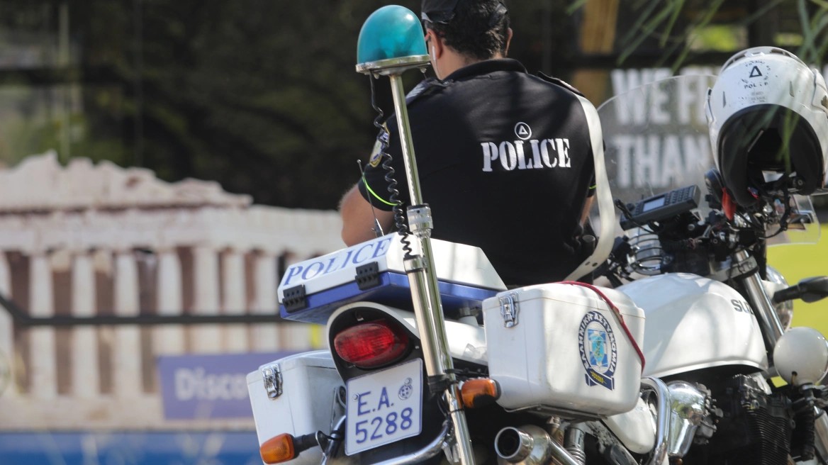 Πανικός στη Γλυφάδα – Παραλίγο τραγωδία σε γνωστή καφετέρια