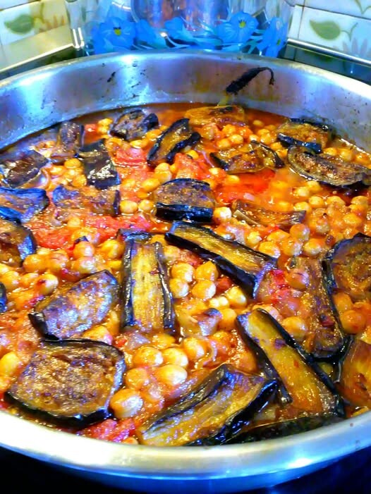 Ρεβυθάδα με Μελιτζάνες στο Φούρνο