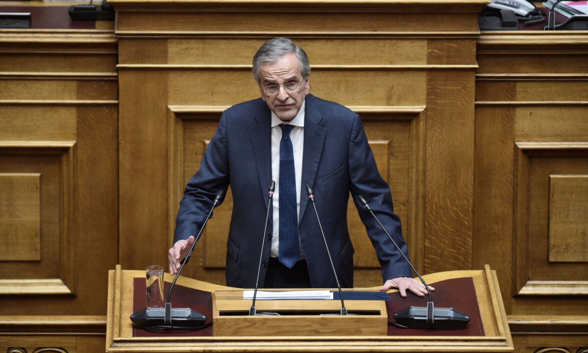 Σαμαράς από Βουλή: «Γιατί η κυβέρνηση Μητσοτάκη παρακολουθούσε το τηλέφωνό μου;»