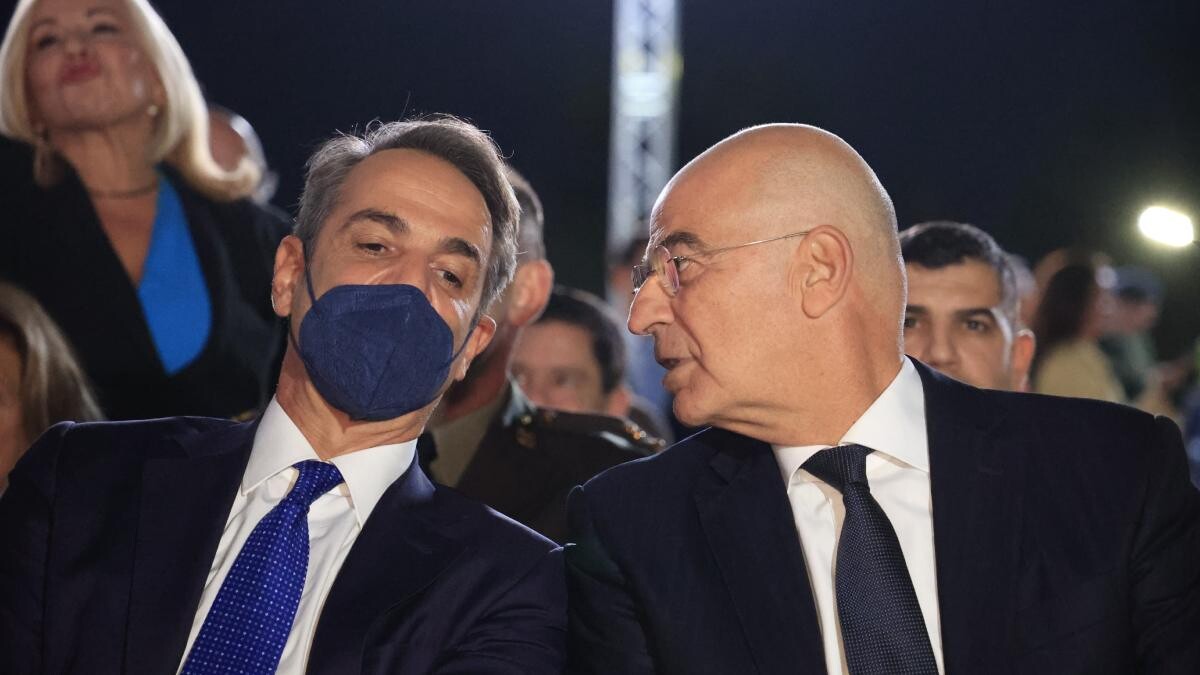 Με Mάσκα ο Κυριάκος Μητσοτάκης στο Πεντάγωνο – Τι σuvέBn στη συνάντηση με Δένδια