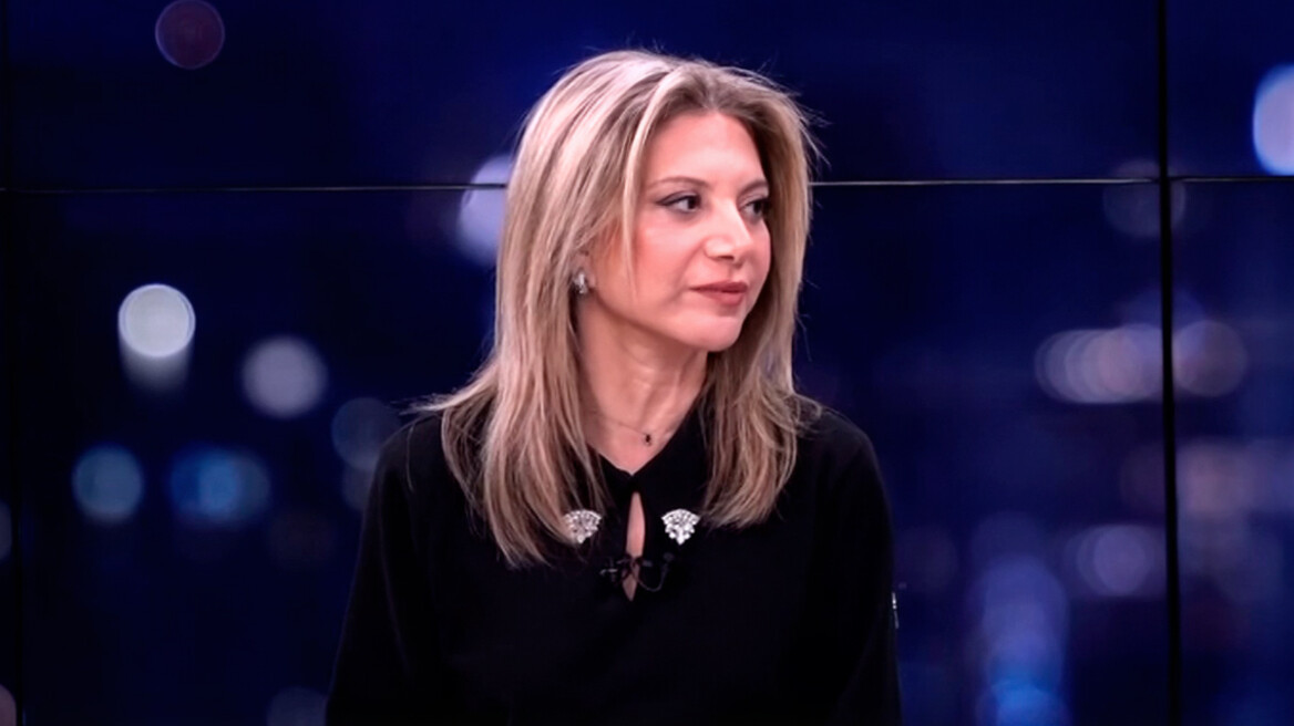 Καρυστιανού: Δεν θα είναι στο κόμμα ο Φαραντούρης, ποιους άλλους “κόβει” – Ο πιο στενός της συνεργάτης