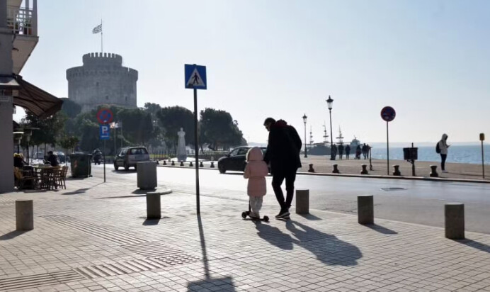 Οι τρίτεκνοι γίνονται… πολύτεκνοι: Άμεσα οι ανακοινώσεις – Τα προνόμια που αποκτούν