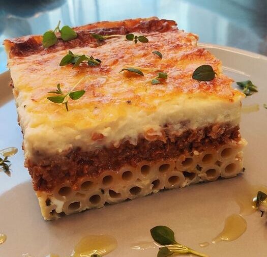 Σήμερα έφτιαξα παστίτσιο με πολλή προσοχή στις αναλογίες και στο στήσιμο και το αποτέλεσμα ήταν εξαιρετικό – Συνταγή με μικρά μυστικά