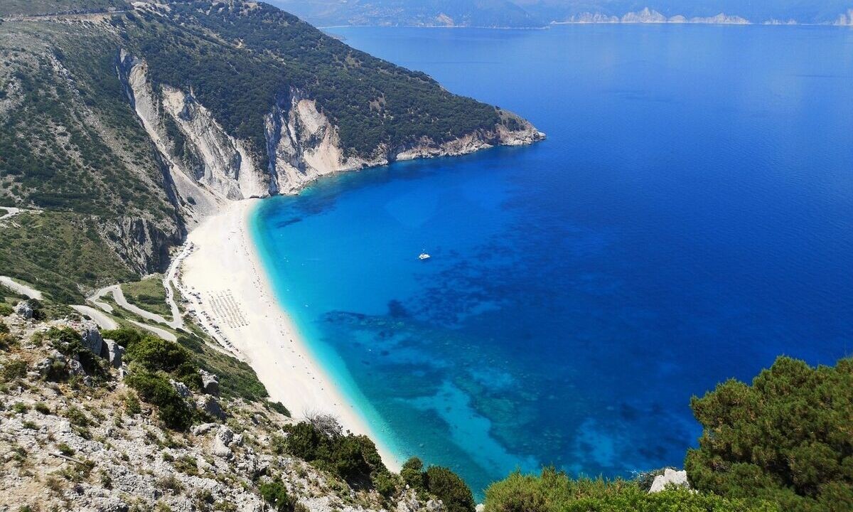 Αυτές είναι οι 5 πιο επικίνδυνες παραλίες στην Ελλάδα – Όσα πρέπει να ξέρετε πριν βουτήξετε
