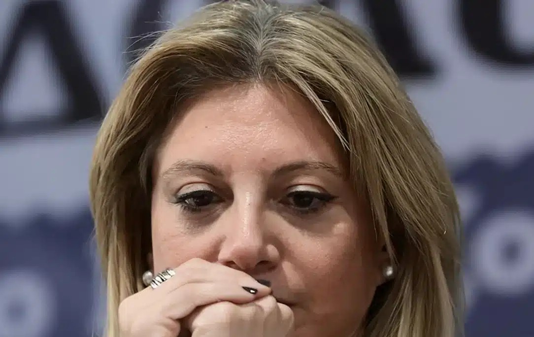 Τα σενάρια για το κόμμα Καρυστιανού