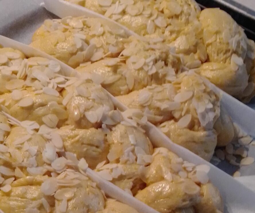 Το μυστικό για τσουρέκια αφράτα με ίνες σαν του φούρνου