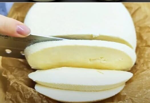 Σπιτικό τυρί από 2 λίτρα γάλα – Εύκολη συνταγή χωρίς ξύδι ή κιτρικό οξύ