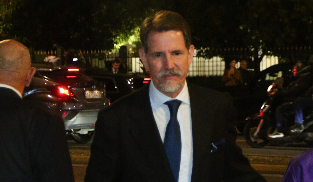 Παύλος Ντε Γκρες: Είναι οριστική η πολιτική απόφασή του – Χαμογελούν οι Έλληνες