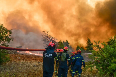 Συναγερμός για φωτιές τα επόμενα 24ωρα: Άνεμοι έως 9 μποφόρ και 39°C