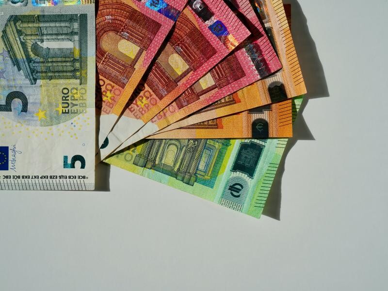 Ποια νοικοκυριά θα πάρουν έκτακτο βοήθημα Πάσχα 120€, 160€ ή 200€