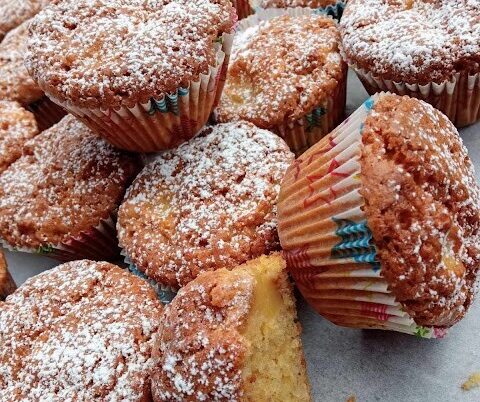 Νηστίσιμα μηλοπιτάκια με πορτοκάλι και κανέλα που μοσχοβολούν όλο το σπίτι