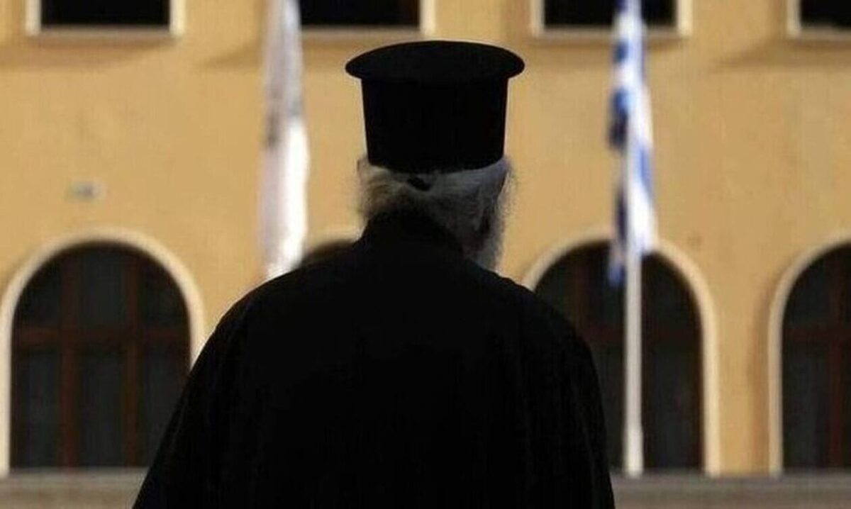 ΣOK: Γνωστός ιερέας στο εδώλιο για ασέλγεια σε βάρος 12χρονης