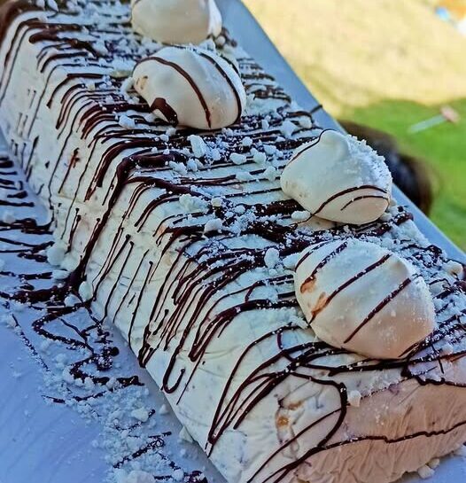 Αρμενοβίλ: Το πιο εντυπωσιακό παγωτό για τραπέζι – Δεν μένει ούτε κουταλιά