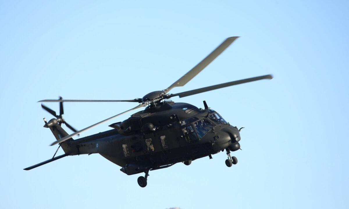 ΣΥΝΑΓΕΡΜΟΣ ΤΩΡΑ ΣΤΑ ΜΕΓΑΡΑ: Προσήχθη 23χρονος για κατασκοπεία στην αεροπορική βάση