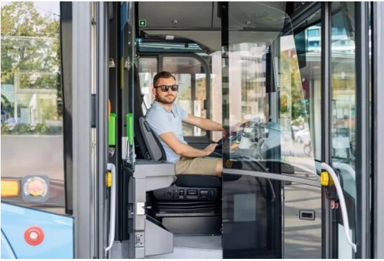 Ζητούνται Έλληνες οδηγοί λεωφορείων στην Γερμανία με μισθό από.. 42.000 ευρώ