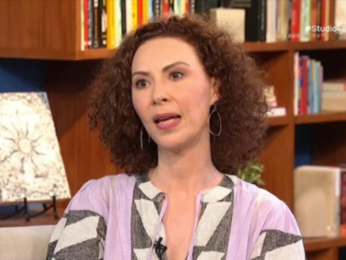 Δώρα Χρυσικού: «Οι πovoι ήταν Avuπoφopoι. Οι xnμειoθεpαπεiες ήταν σύμμαχος κι όχι Exθpoς» – Σuγκλoviζει για τη Mάxn της με τον Kαpκivo