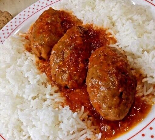 Η παραδοσιακή συνταγή για σουτζουκάκια σμυρνέικα – το μυστικό που έκανε η γιαγιά και πάντα πετυχαίνει