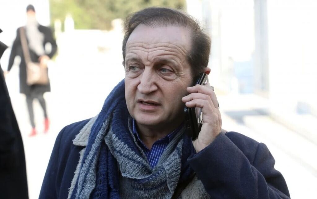 ΜΟΛΙΣ ΕΚΑΝΕ ΤΗΝ ΑΠΟΚΑΛΥΨΗ Ο ΣΠΥΡΟΣ ΜΠΙΜΠΙΛΑΣ ΓΙΑ ΤΟΝ ΓΝΩΣΤΟ ΤΡΑΓΟΥΔΙΣΤΗ ΠΟΥ ΚΑΤΗΓΟΡΕΙΤΑΙ