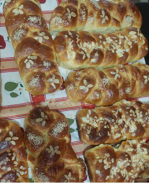 Τα τσουρέκια με ζαχαρούχο που κάνω 10 χρόνια – Δεν αποτυγχάνουν ποτέ!