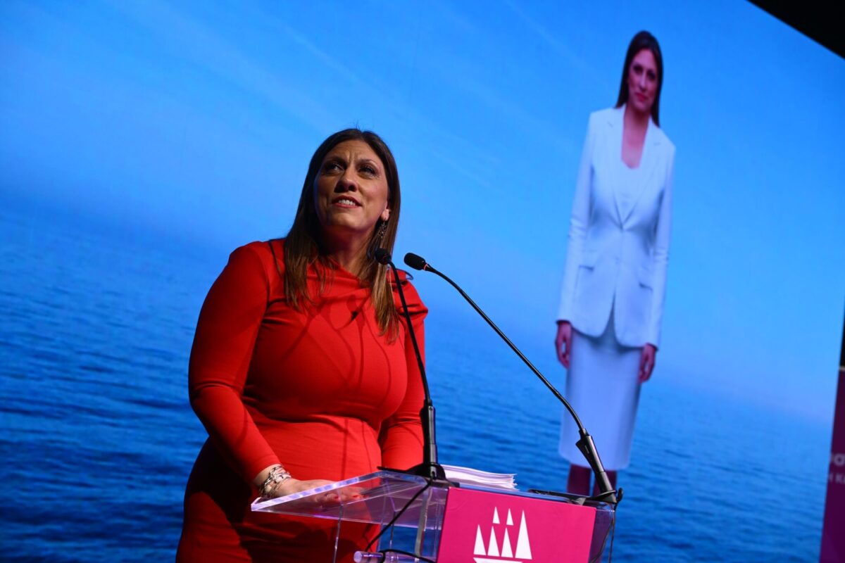 Ξεσάλωσε η Ζωή – Έγινε… Πυροσβέστης, λιμενικός, νοσοκόμα, αγρότισσα, Aρχαία Ελληνίδα