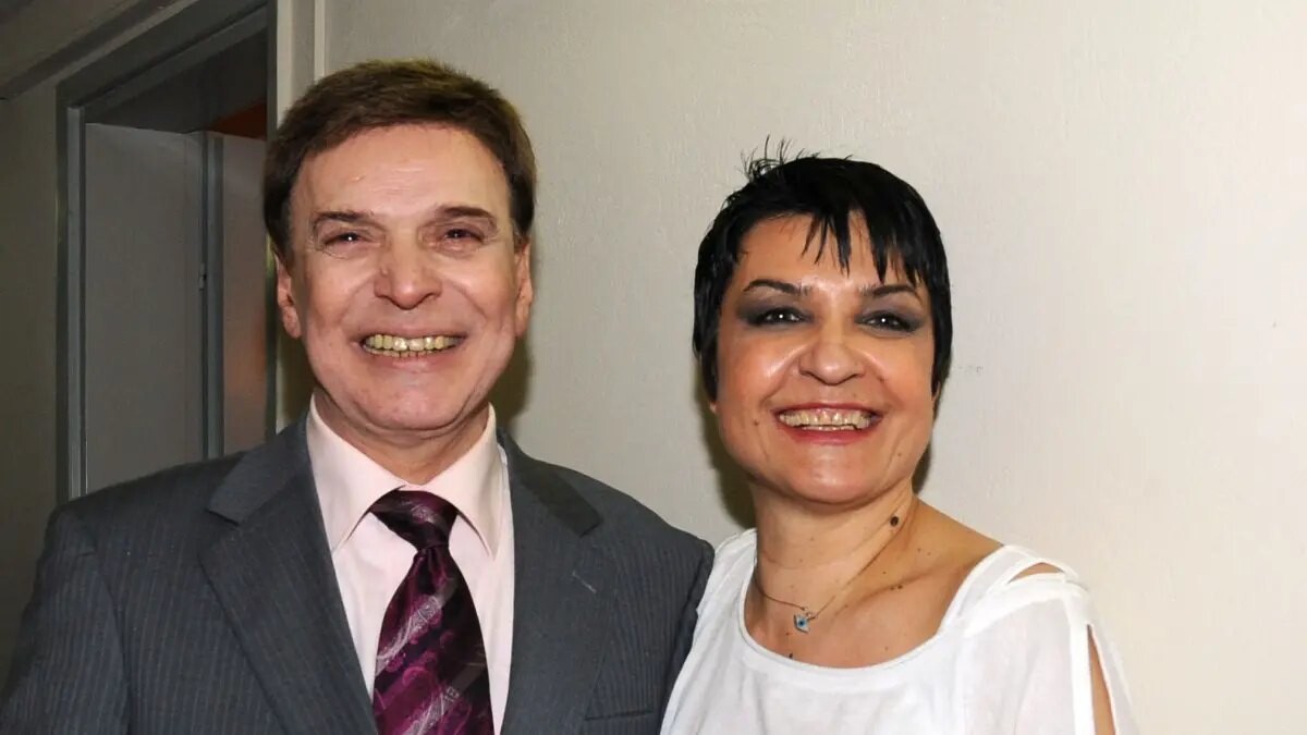 Κηδεία Γιώργου Μαρίνου: Το απρόοπτο στο γραφείο τελετών με το στεφάνι της Κατιάνας Μπαλανίκα