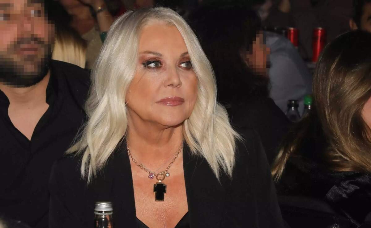 Δύσκολες ώρες για τη Ρούλα Κορομηλά