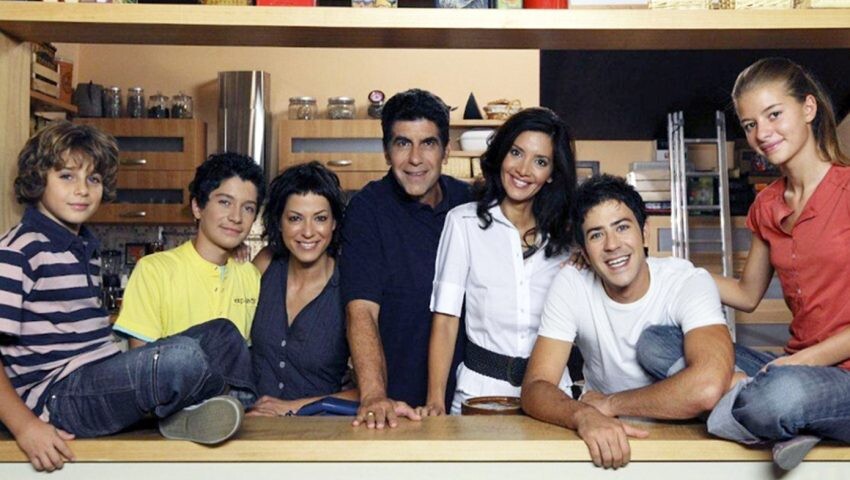 19 χρόνια μετά, κανείς δεν το είχε καταλάβει: Το μεγάλο ψέμα του «Ευτυχισμένοι Μαζί» μόλις αποκαλύφθηκε