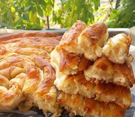 Τυρόπιτα με φύλλο αέρος – παραδοσιακή συνταγή με φέτα