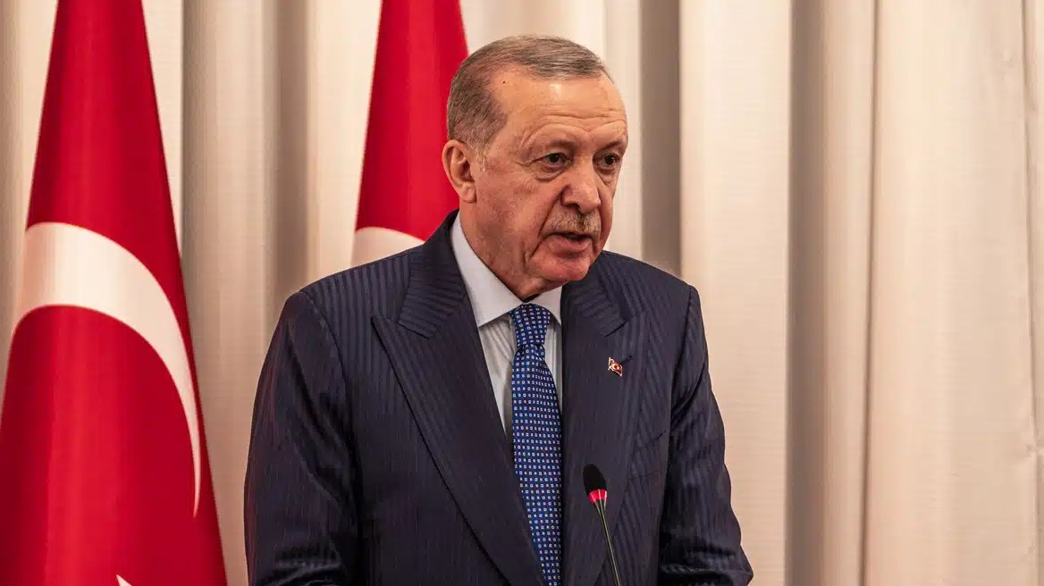 Σκληρή απάντηση της Αθήνας στην προκλητική επιστολή Ερντογάν