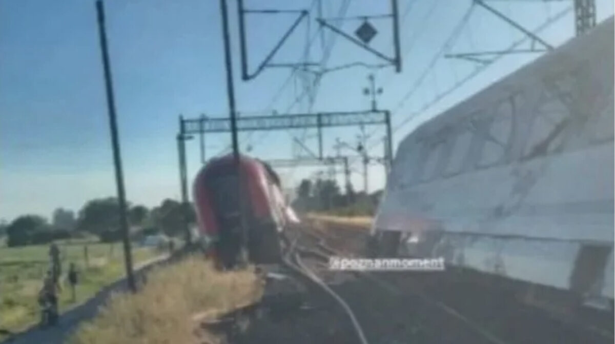 ΕΚΤΑΚΤΟ ΤΩΡΑ: ΣΥΓΚΡΟΥΣΗ ΤΡΕΝΩΝ ΕΞΩ ΑΠΟ ΤΗΝ ΠΟΛΗ – ΣΥΝΑΓΕΡΜΟΣ ΣΕ ΑΣΘΕΝΟΦΟΡΑ ΚΑΙ ΠΥΡΟΣΒΕΣΤΙΚΗ