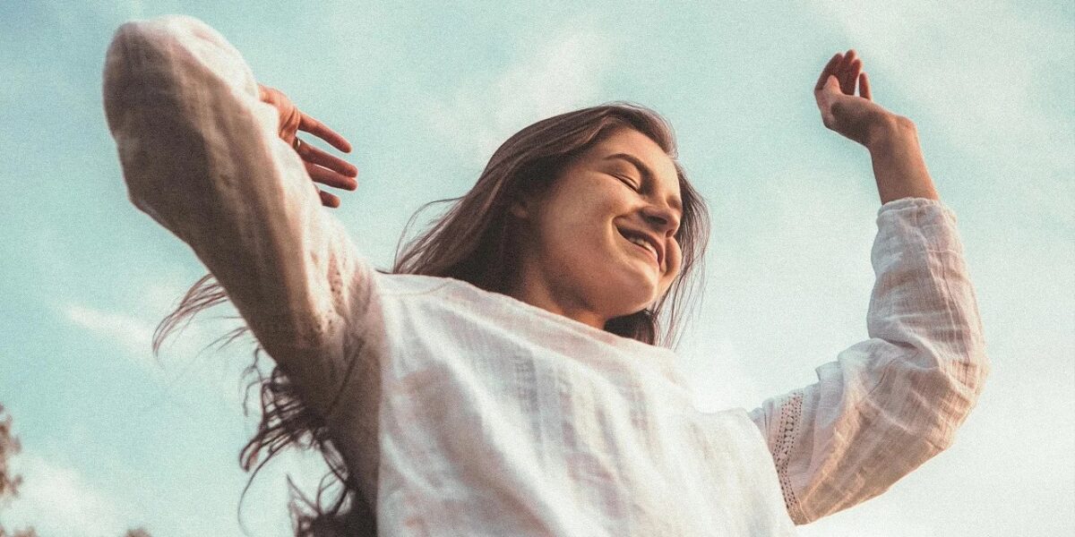 Μετά τις απώλειες, η τύχη χαμογελά: 4 ζώδια που θα ευνοηθούν σε αγάπη και χρήματα