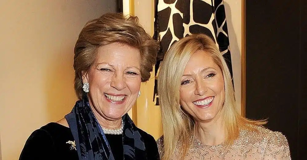 Η οικογένεια Ντε Γκρες στην πολυτελή κατοικία της στις Μπαχάμες – Με λευκό καφτάνι η Μαρί Σαντάλ