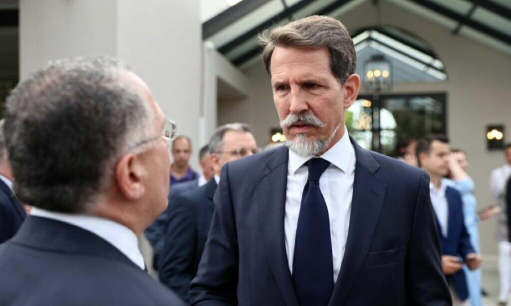 Εν όψει εκλογών: Τα σχέδια του Παύλου Ντε Γκρες
