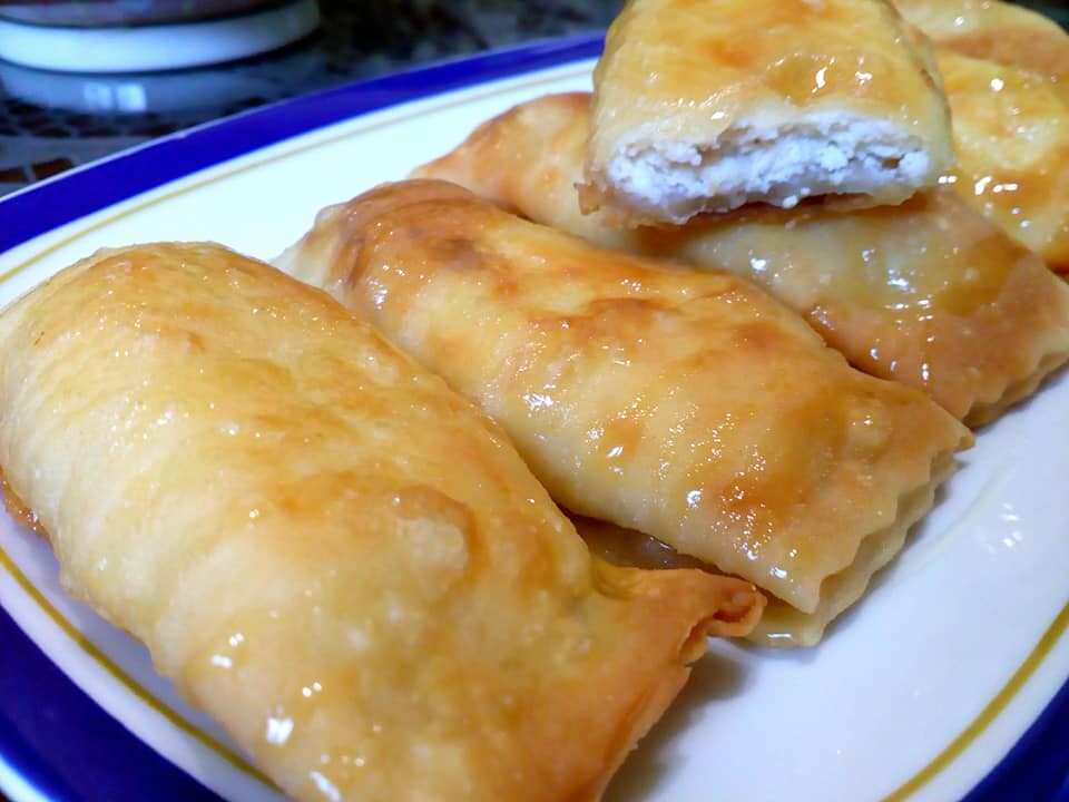 Μυζηθρόπιτες Κρήτης με μέλι που δεν σταματάς– παραδοσιακή συνταγή