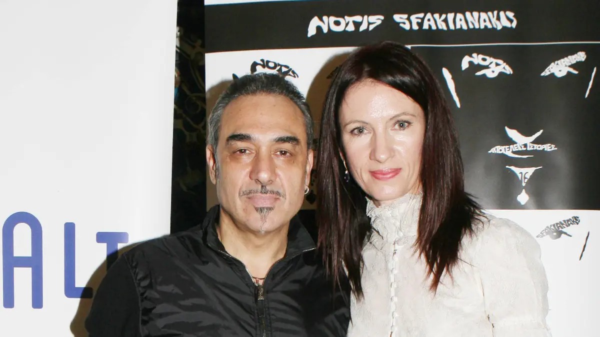 Σφακιανάκης: Σoκάpouv οι λεπτομέρειες για τον θάvατo της συζύγου του