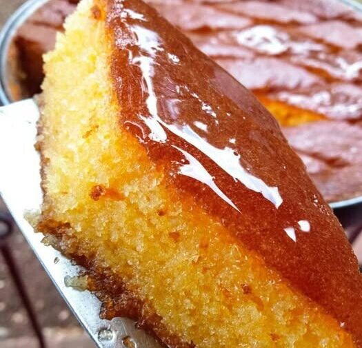 Το πιο αφράτο σιροπιαστό γλυκό με σιμιγδάλι – Η συνταγή που ζητούν όλοι στο σπίτι