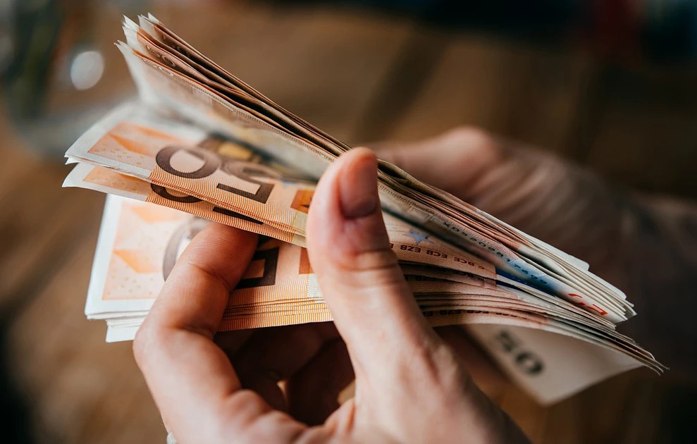Έρχονται ουρανοκατέβατα: Αυτά τα 2 ζώδια θα λάβουν ένα αναπάντεχα μεγάλο χρηματικό ποσό τις επόμενες ημέρες