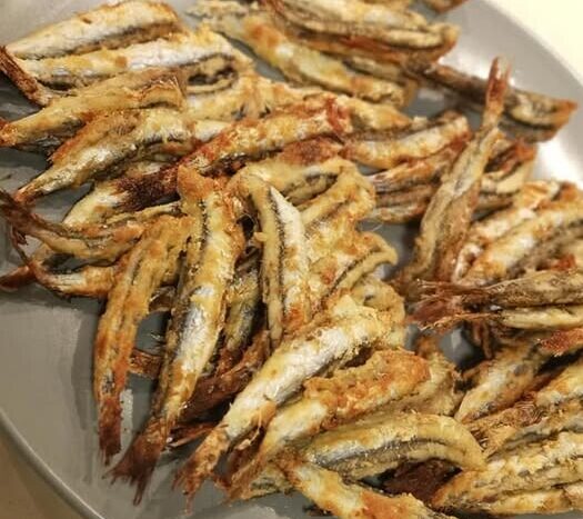 Έτσι κάνω τον γαύρο στο φούρνο και γίνεται καλύτερος από τηγανητός