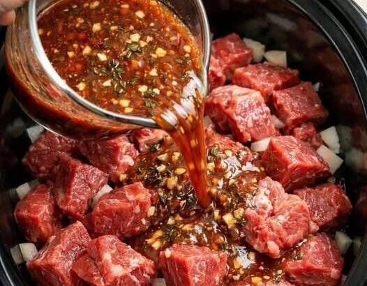 Ρίχνεις 5 υλικά και γίνεται μόνο του – το τέλειο στιφάδο