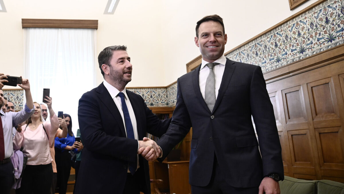 Μεταγραφική «βόμβα» για ΠΑΣΟΚ: Ο Στέφανος Κασσελάκης μετακινείται στη Χαριλάου Τρικούπη