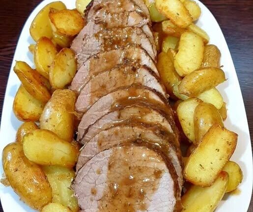 Μοσχάρι φούρνου με πατάτες baby όπως στο κυριακάτικο τραπέζι της μαμάς