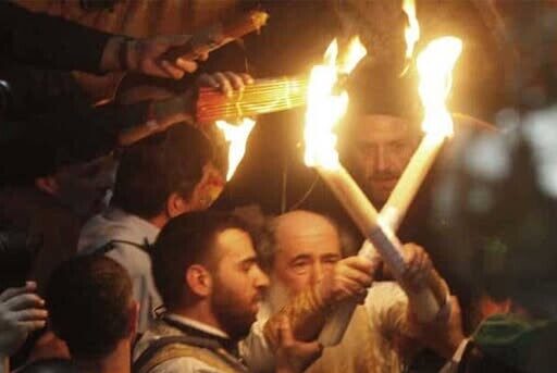 Άγιο Φως: Γιατί το παίρνει μόνο ο Ελληνορθόδοξος Πατριάρχης