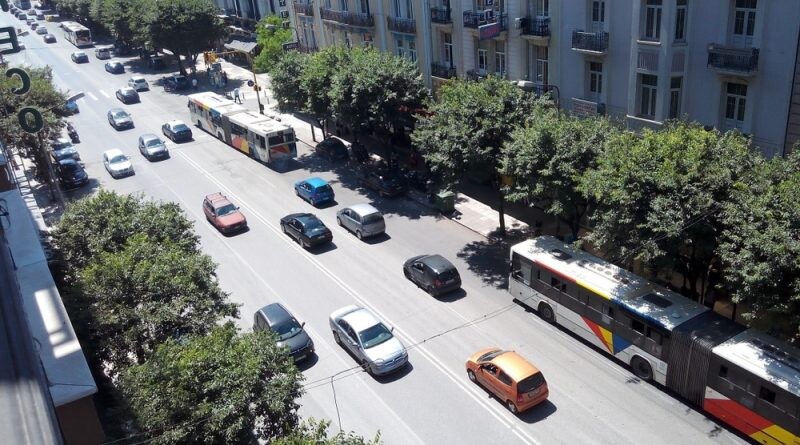 Τι πρόστιμο θα πληρώσετε αν οδηγείτε με πάνω από 30 χλμ/ώρα