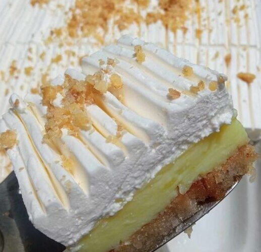 Το παλιό σπιτικό γλυκό που μυρίζει κανέλα και παιδικά χρόνια