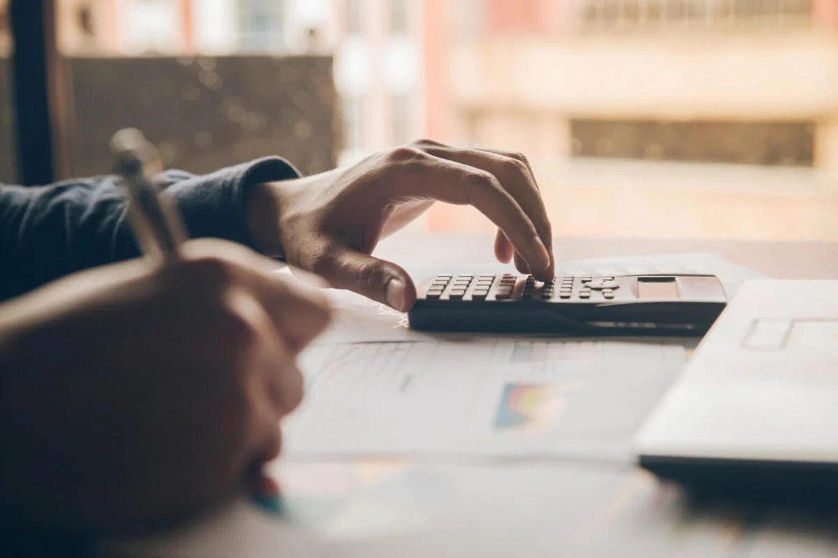 Χρέη στον e-ΕΦΚΑ: Ρύθμιση σε 72 δόσεις – Ποιοι εντάσσονται