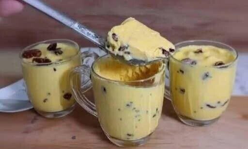 Παγωτό στρατσιατέλα χωρίς παγωτομηχανή – Κρεμώδες και εύκολο στο σπίτι