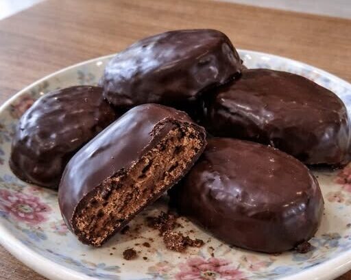 Καριόκες χωρίς ζάχαρη – εύκολο σοκολατένιο γλυκό χωρίς ψήσιμο