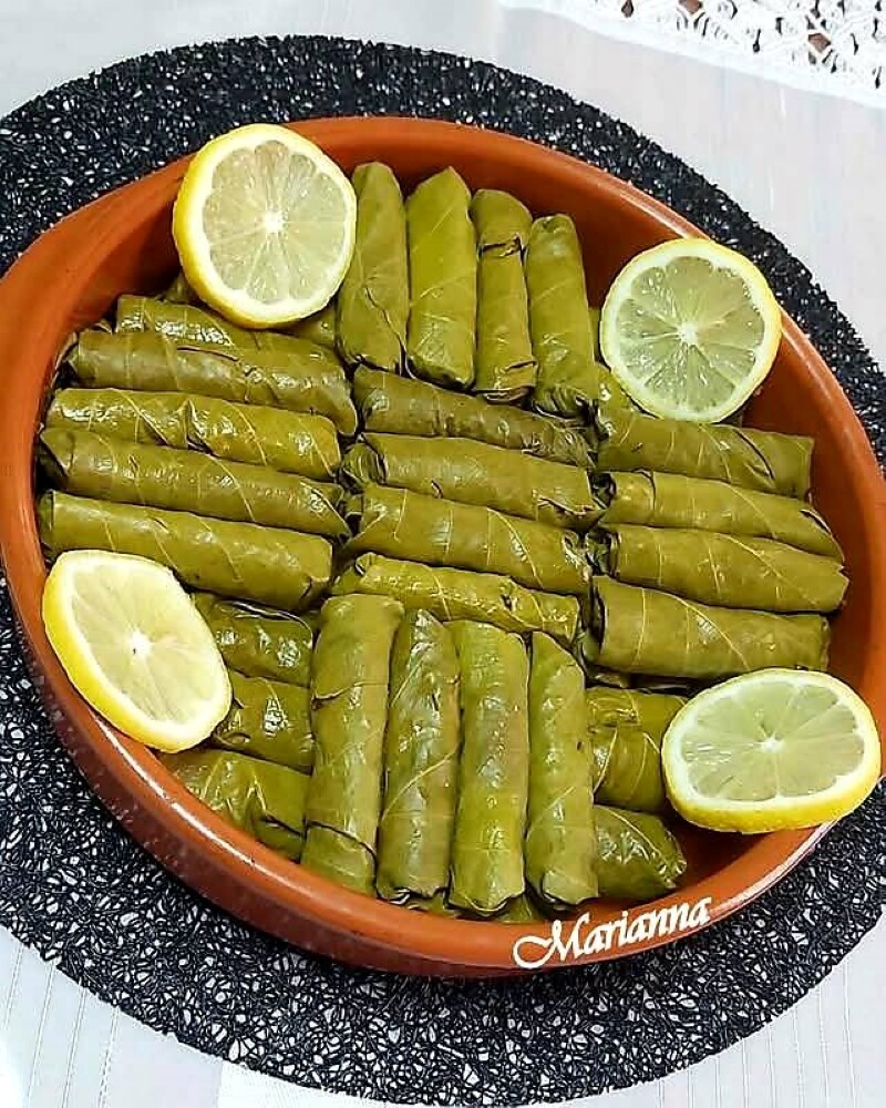 Τα ντολμαδάκια στο πήλινο που λιώνουν στο στόμα – Το μυστικό είναι στο ψήσιμο